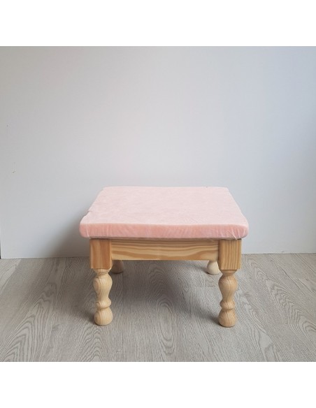 Escabel pequeño 25x34x34 con patas para enroscar